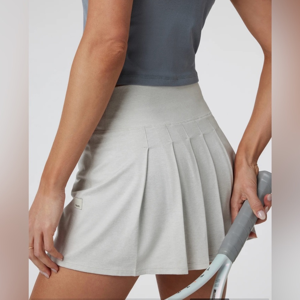 Vuori Women's Halo Performance Skirt Sz XL Salt Heather Color - Picture 3 of 12
